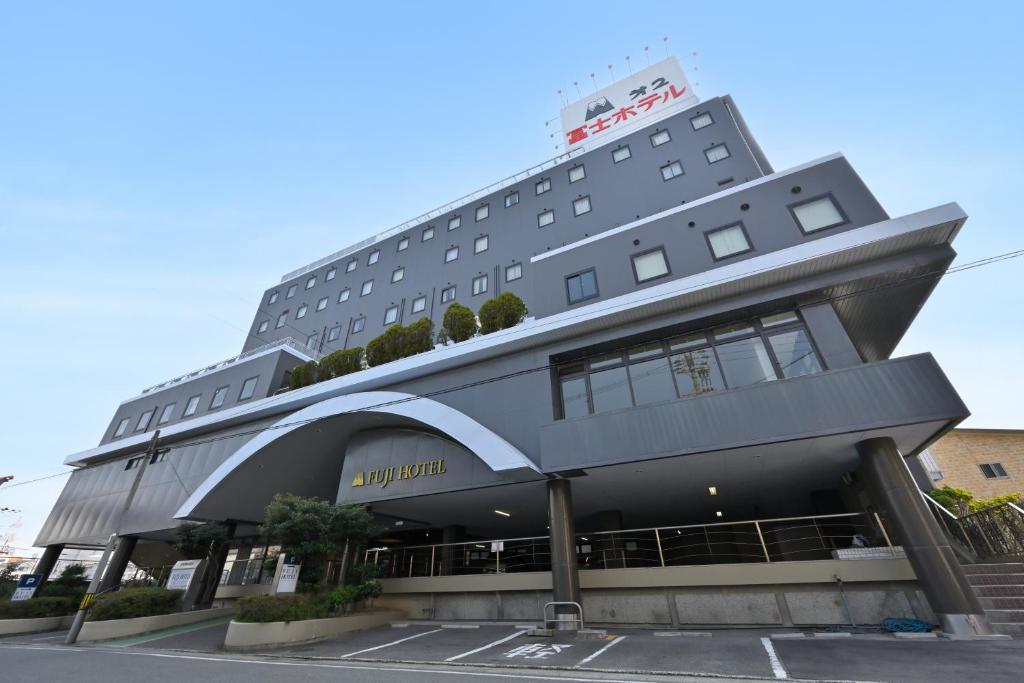 uma representação da frente do hotel em Wakayama Daini Fuji Hotel em Wakayama