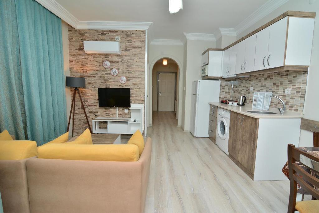 A kitchen or kitchenette at Cleopatra King Apart