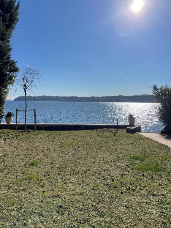 a view of a large body of water at Lakefront holiday in Salò