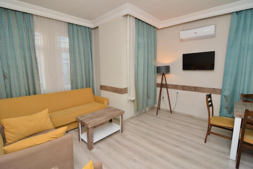 Cleopatra King Apart - Deluxe Apartment With Balcony
