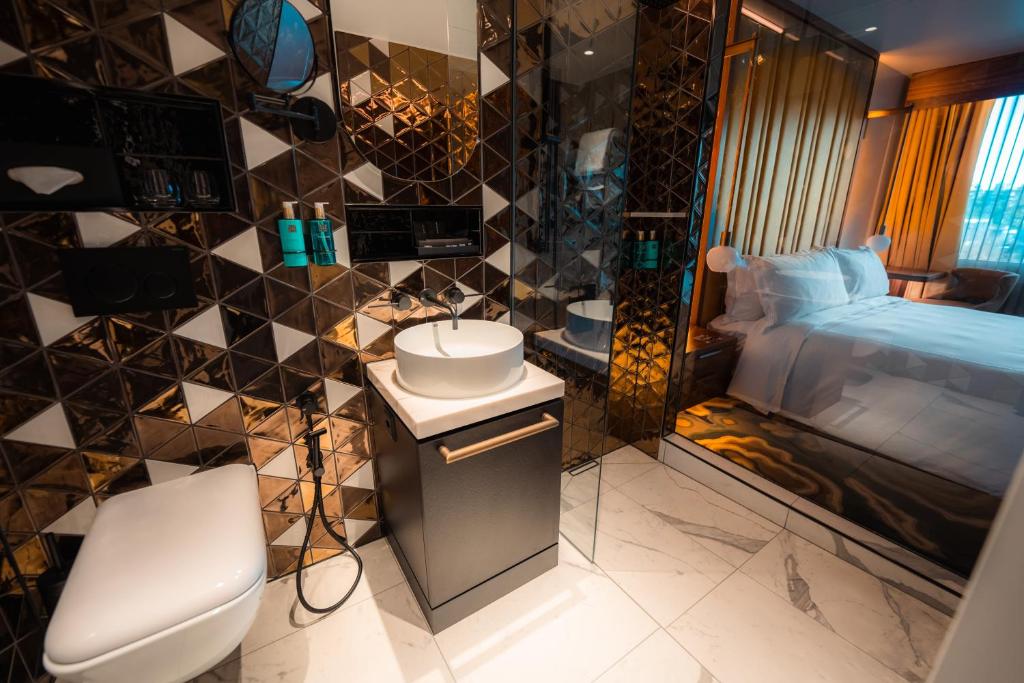 Superior East Wing Rooms by FIVE Zurich - Resim 9