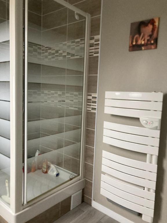 Fotografia z galérie ubytovania 2 Chambres à louer proche circuit v destinácii Ruaudin