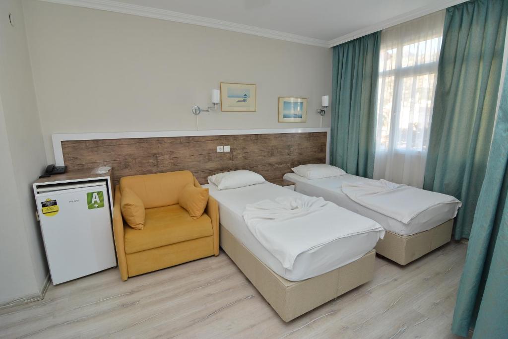 Cleopatra King Apart - 19