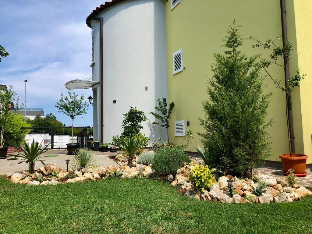 Gallery image of Goldfinch Estate in Banjole