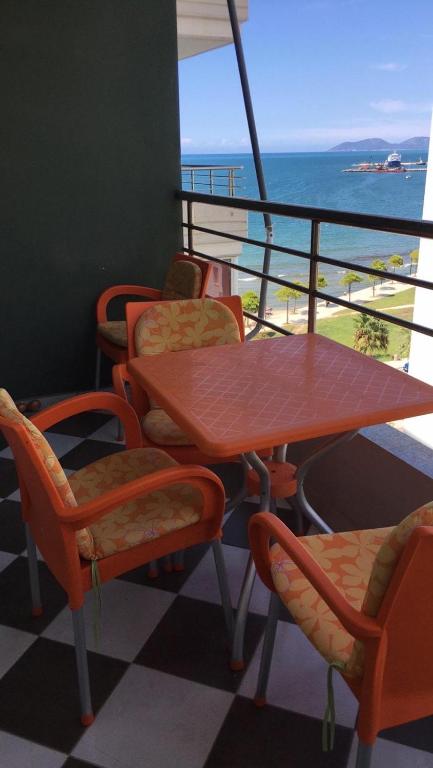 Vlora Lungomare Apartment, above Bar Bonaparte - Image 5