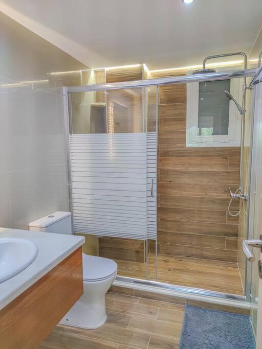 Koupelna v ubytování Renovated apartment 2 -Platanias