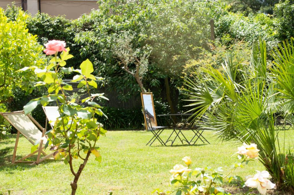 A garden outside Villa Riari Garden