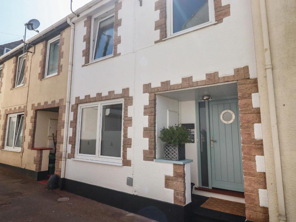 Seaspray, Teignmouth (updated prices 2024)