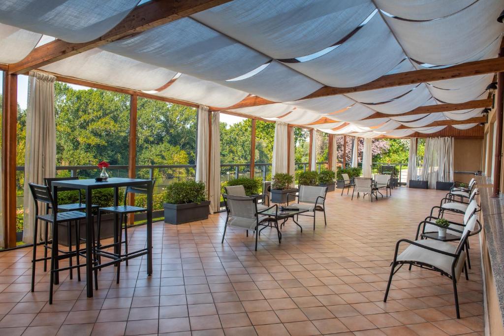 Restaurace v ubytování Best Quality Hotel La Darsena