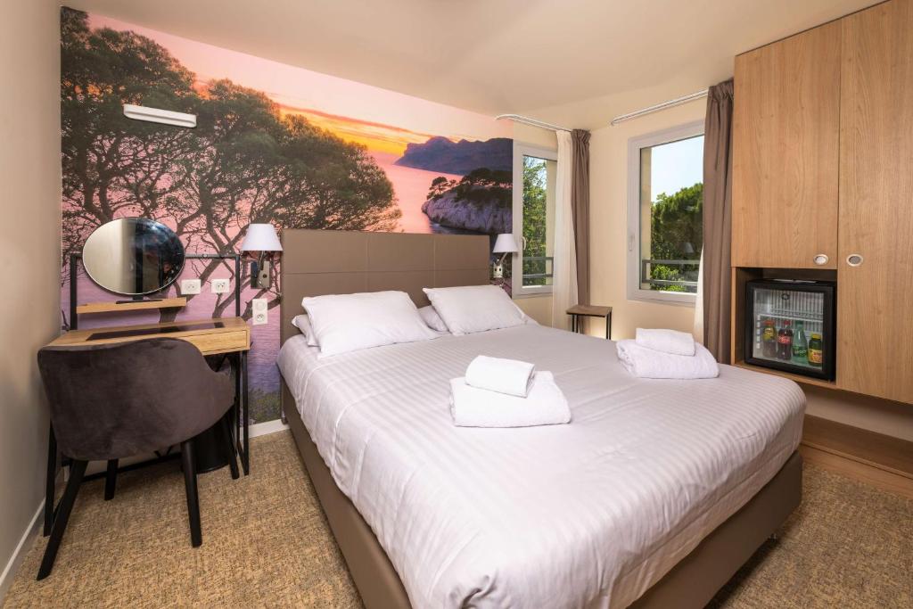 Best Western Hotel & SPA Coeur De Cassis - Classic Queen Room - Non-Smoking