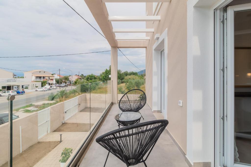 Balkón nebo terasa v ubytování Melena Premium Suites