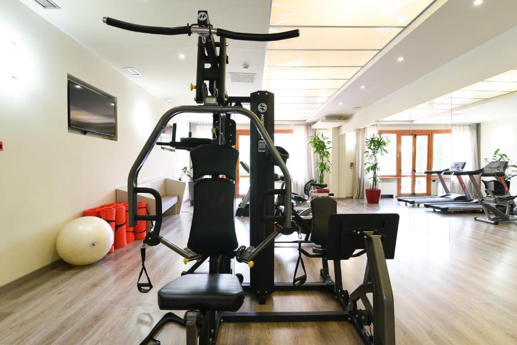 Fitness centrum a/nebo fitness zařízení v ubytování Best Quality Hotel La Darsena