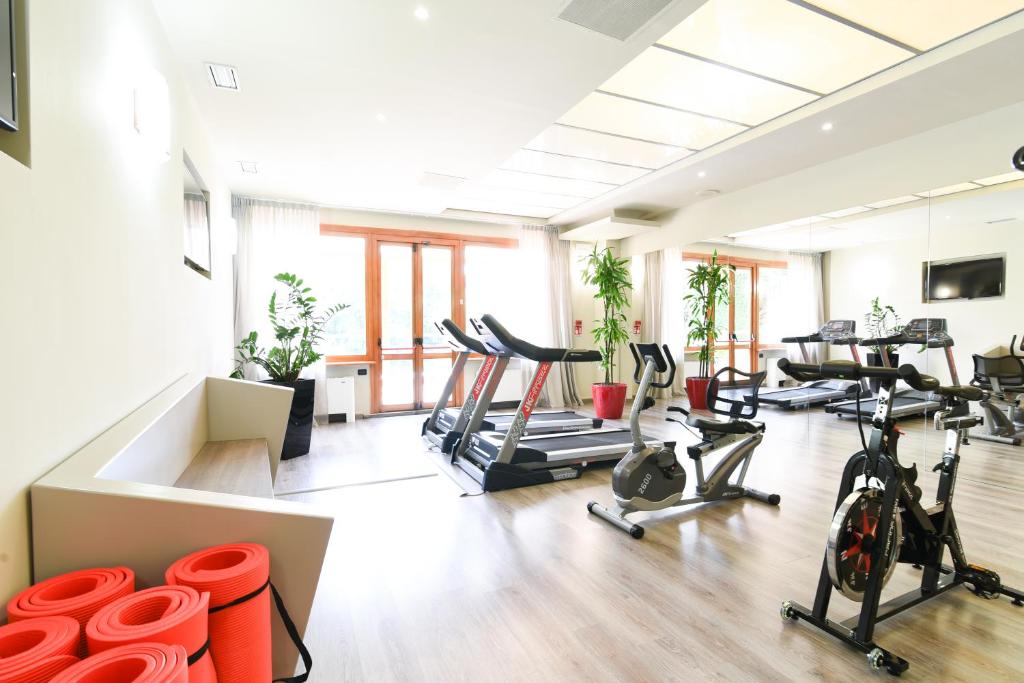 Fitness centrum a/nebo fitness zařízení v ubytování Best Quality Hotel La Darsena