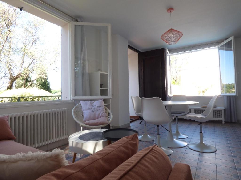 Pool House Matisse in large park with heated pool - Maison D'une Chambre
