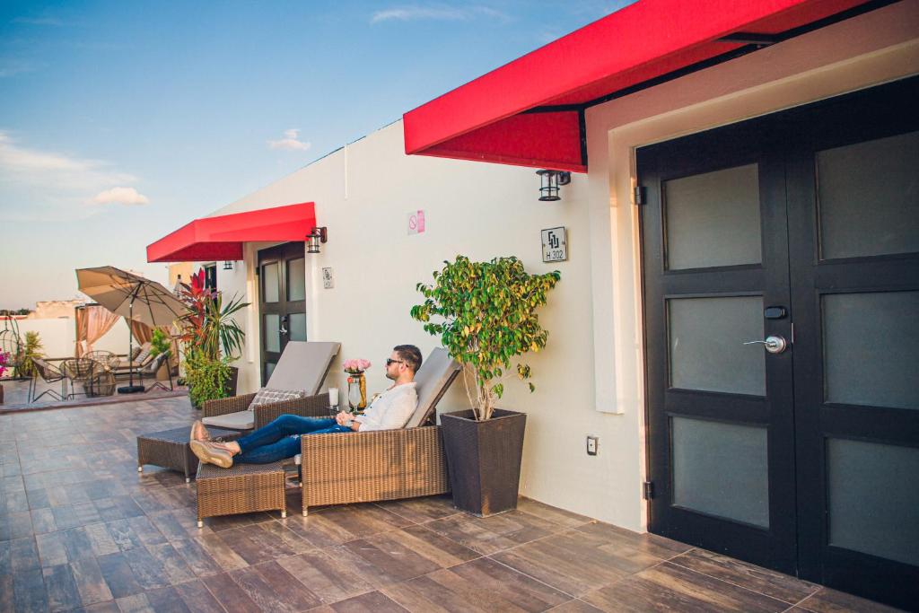Posezení v ubytování H177 Hotel