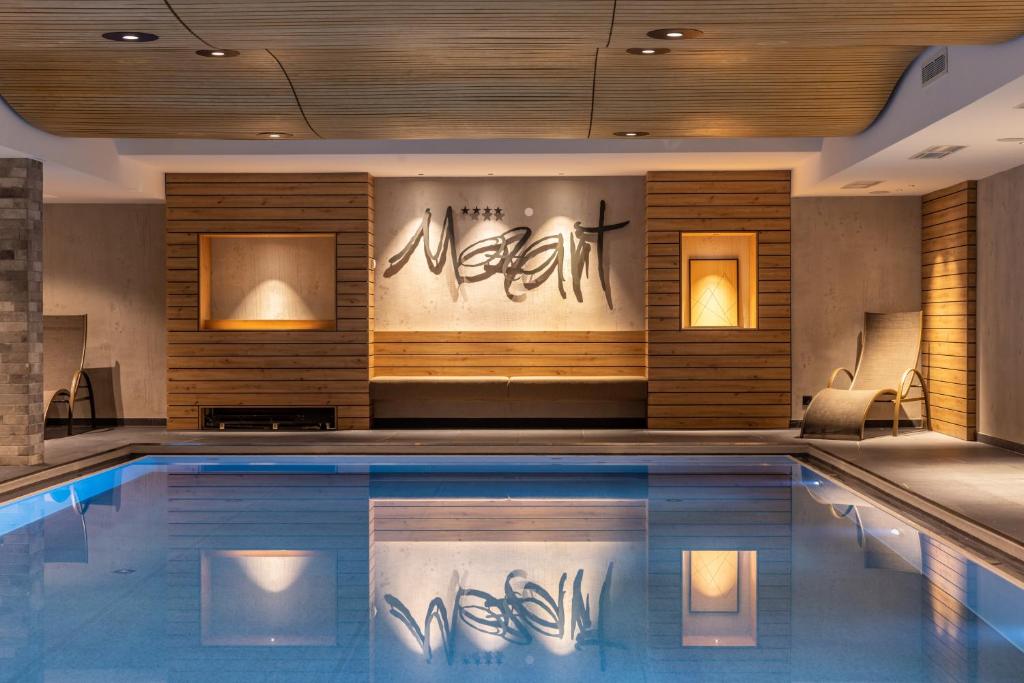 Bazén v ubytování Hotel Mozart nebo v jeho okolí