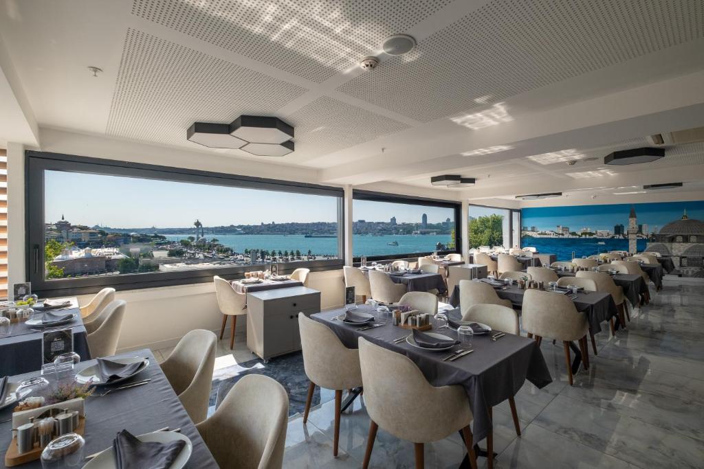Restaurace v ubytování Askadar May Otel