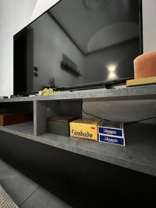 TV a/nebo společenská místnost v ubytování Beautiful Apartment in Corfu