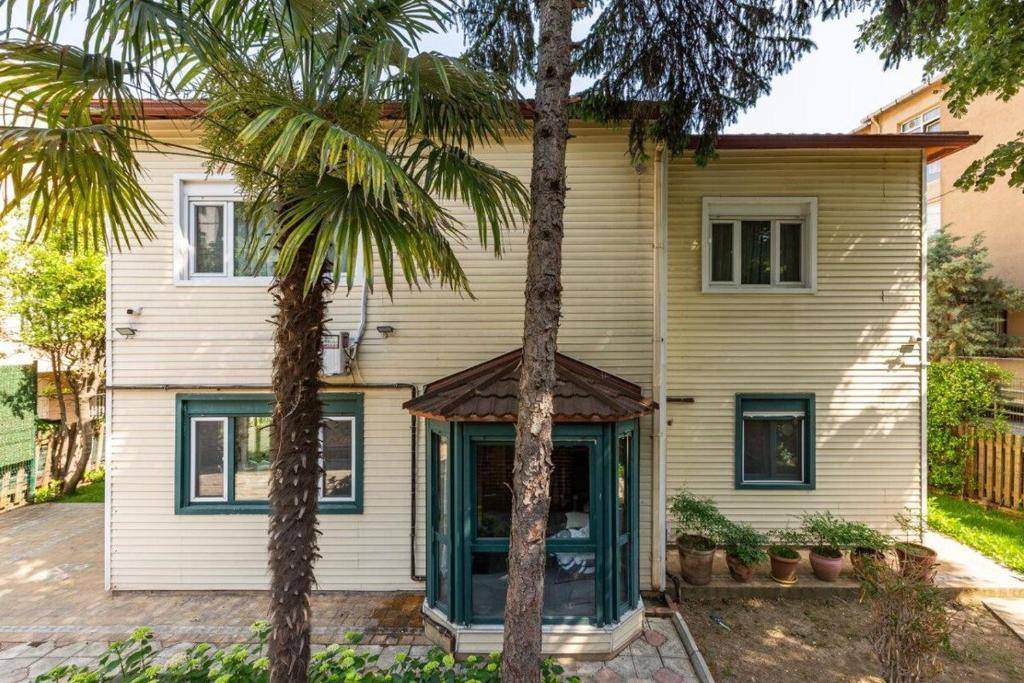 Cool Modern 4bd Villa W Private Garden! #196