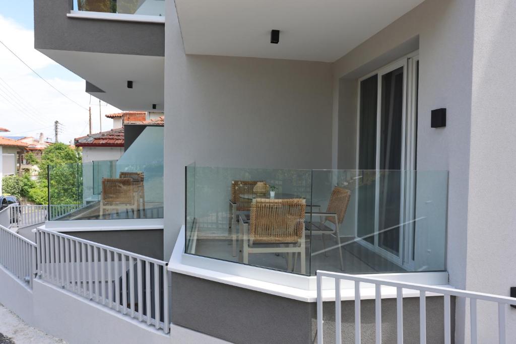 Notos Premium Holiday Apartments - 13