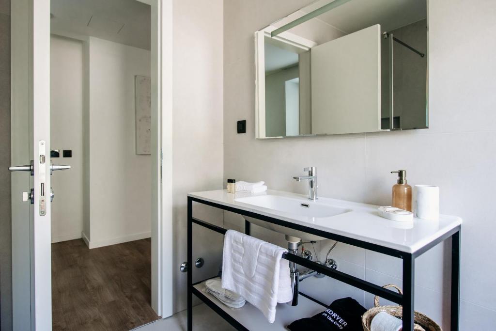 KALA LUXURY ROOMS by DuHomes - 7