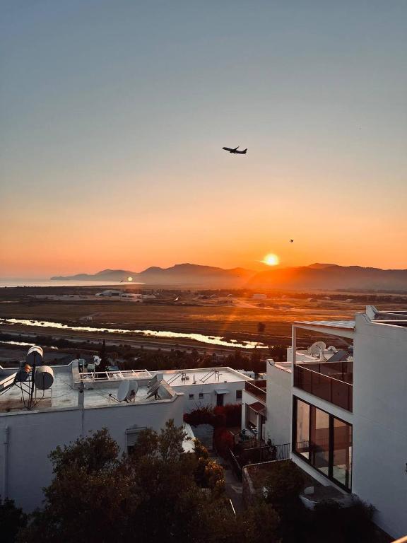 SUNSET AİRPORT VİLLA