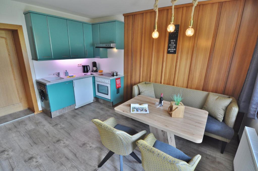 Cucina o angolo cottura di Pension & Apartments Weissbriach