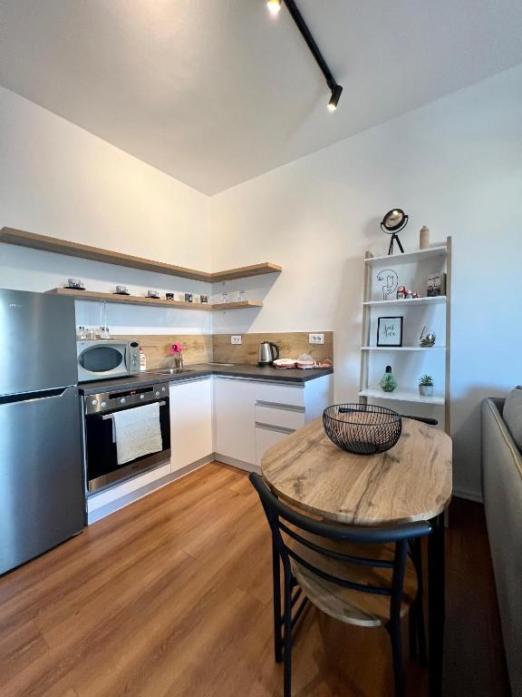 Tirana Yellow Apartment - Imazhi 4