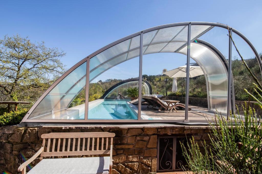 Bazén v ubytovaní DeiMori LaMassa private villa with pool alebo v jeho blízkosti