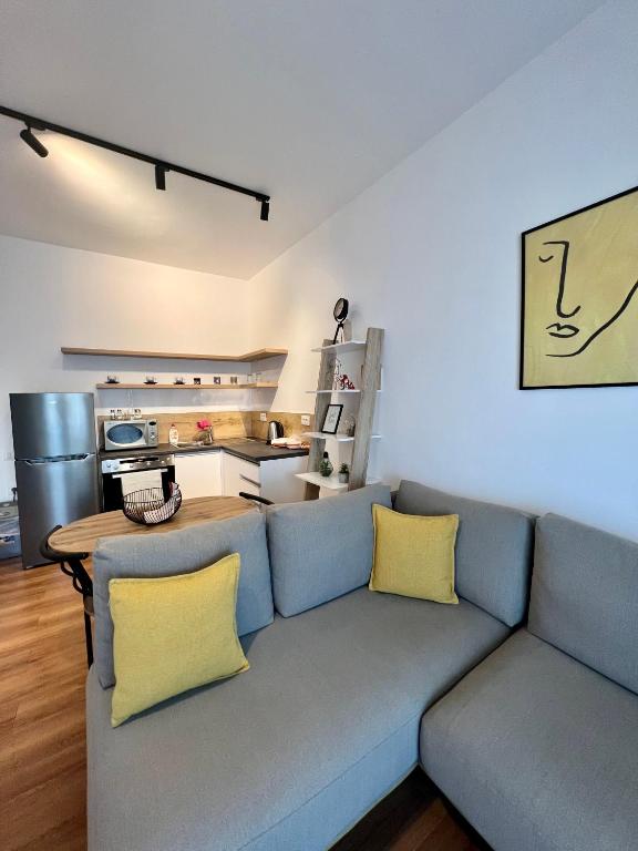Tirana Yellow Apartment - Imazhi 11