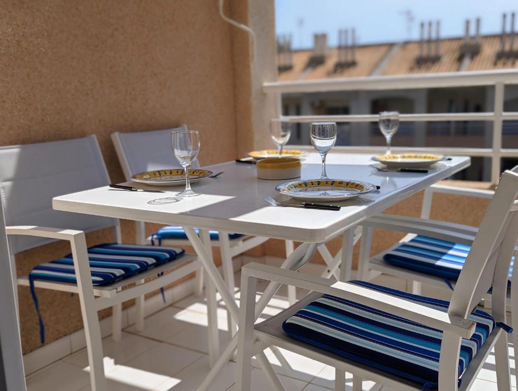Balkón nebo terasa v ubytování Traditional Two Bed Apart In Torrevieja TV18