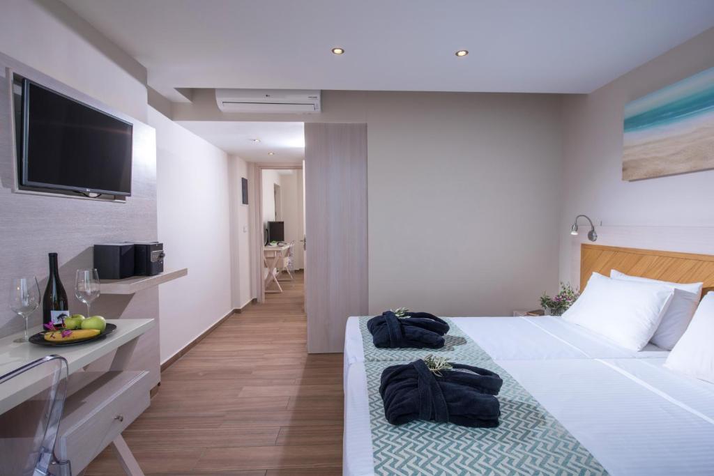 Royal & Imperial Belvedere Resort - Superior Connecting Suite - Split -Level