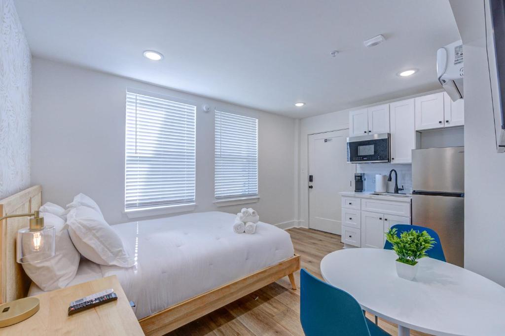 Royal Cheetah Studio Apartment, Galveston (updated prices 2024)