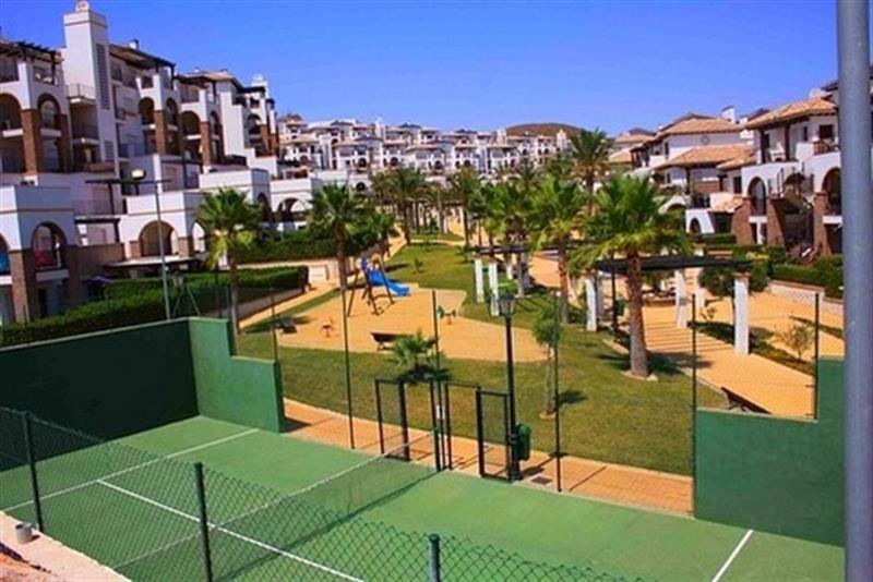 Tenis a/nebo squash v ubytování DUPLEX AL ANDALUS THALASSA nebo okolí