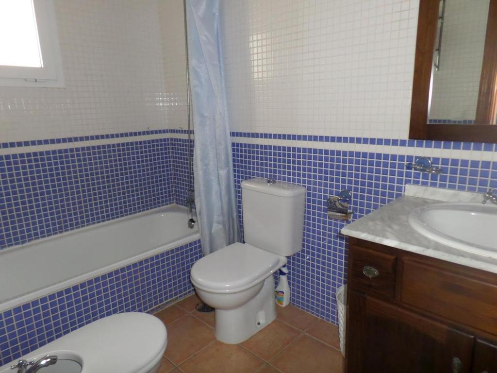 Koupelna v ubytování DUPLEX AL ANDALUS THALASSA