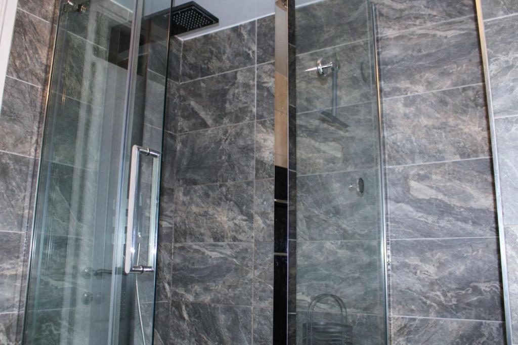 Stylish 4-Bedroom House near NEC/BHX - Four-Bedroom House