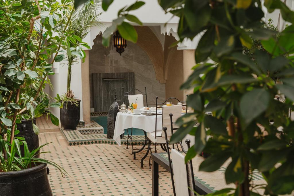 Restaurace v ubytování Riad Dar Dialkoum