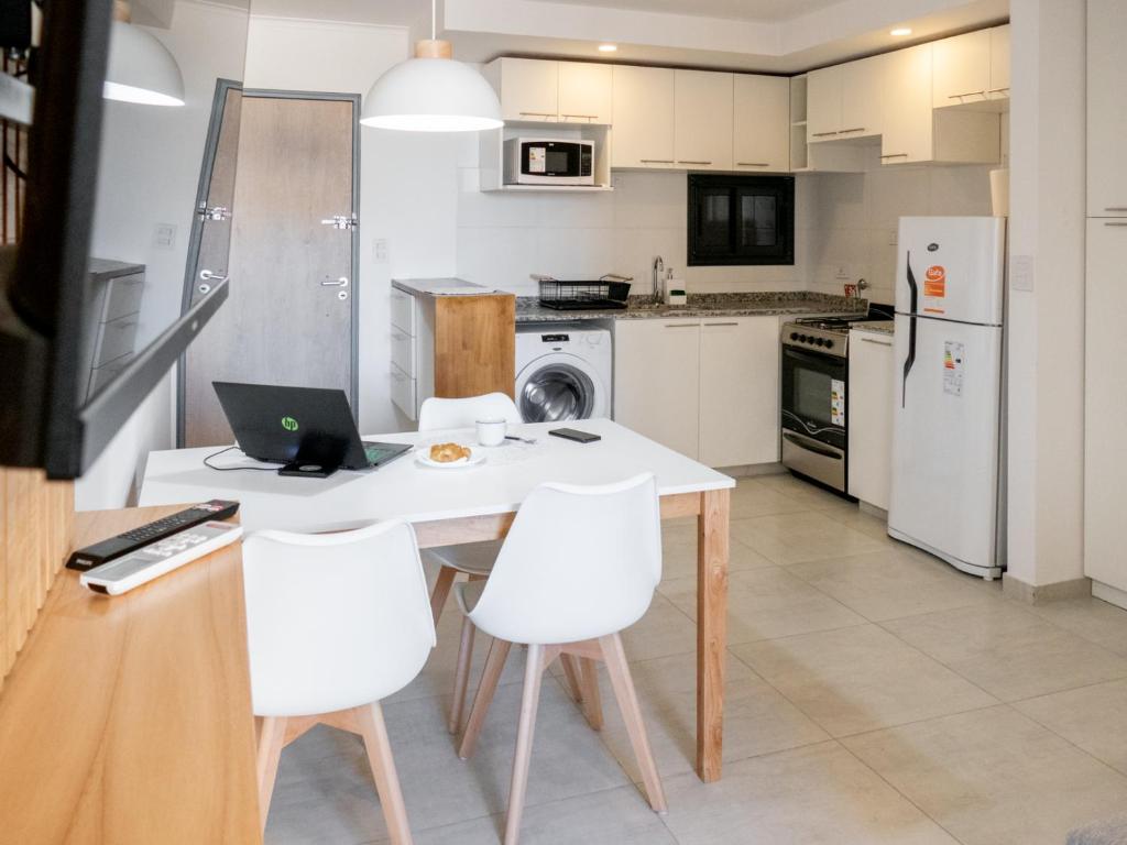 Kuchyň nebo kuchyňský kout v ubytování Departamentos General Paz by Lugar