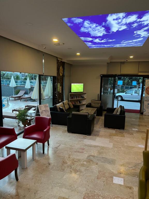 A television and/or entertainment centre at Cleopatra King Apart