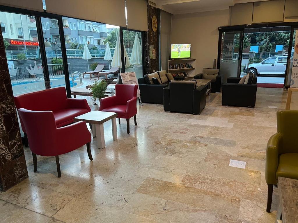 A seating area at Cleopatra King Apart