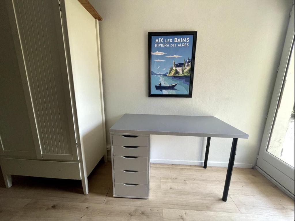 Fotografie z fotogalerie ubytování Quiet Studio in a House in Sevrier Annecy Lake very close to the lake v destinaci Sévrier