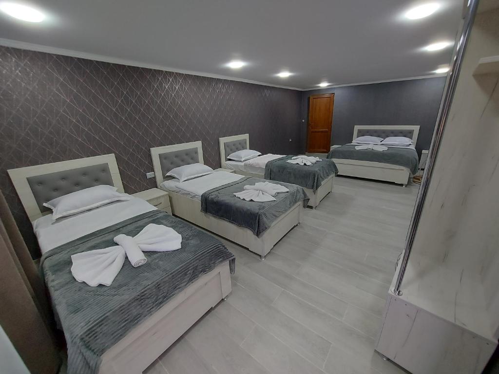 Postel nebo postele na pokoji v ubytování Hotel Rabat Castle