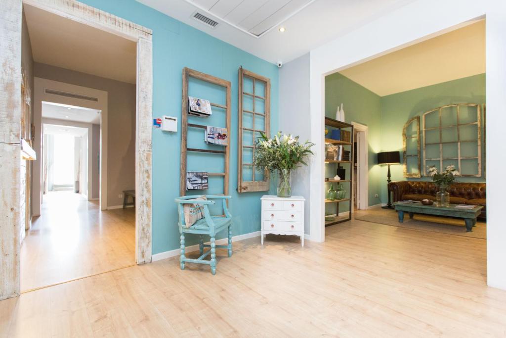 A seating area at Violeta Boutique
