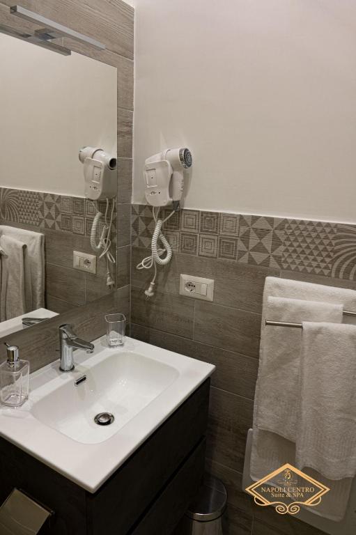 Koupelna v ubytování Napoli Centro Suite e Spa