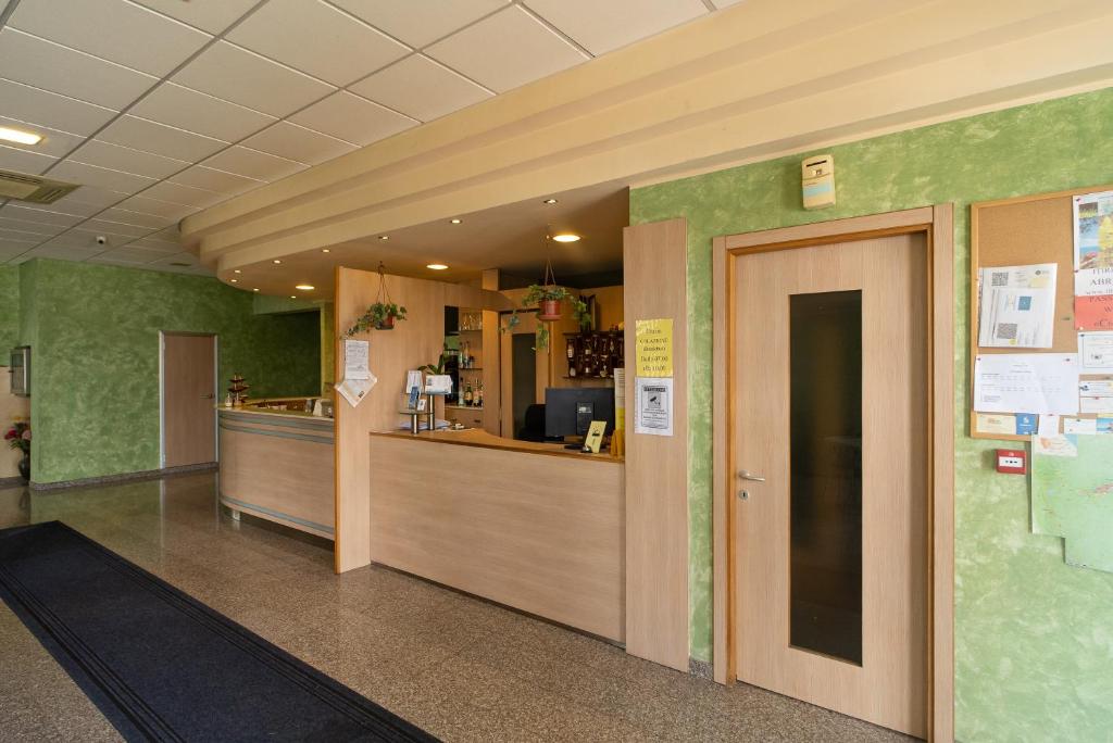 Vstupní hala nebo recepce v ubytování Hotel La Fonte a 300m uscita A14 Pescara Nord