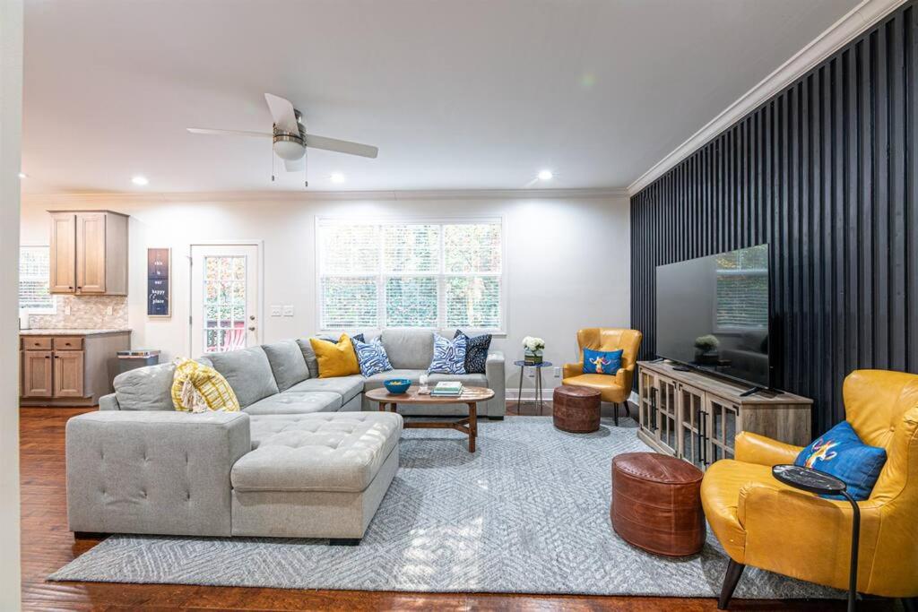 Fun West Knox Pad Hot Tub Neon Game Room Arcade, Knoxville (updated