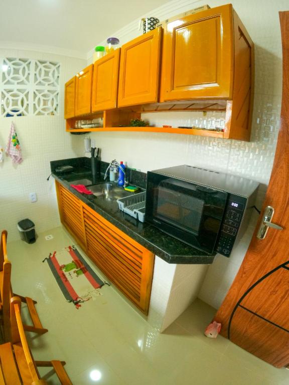 Köök või kööginurk majutusasutuses Praieira Hostel&Pousada