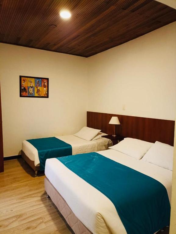 Hotel Plaza Mayor - 