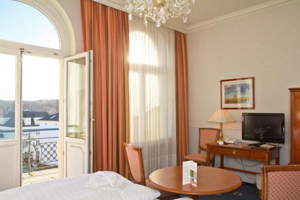 SEETELHOTEL Villa Esplanade mit Aurora die zwei Villen als Rückzugsorte mit Stil, Genuss und Geschichte - Double Room With Balcony
