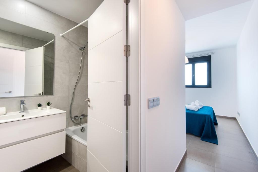 Kúpeľňa v ubytovaní UNIVERSITY & TECH PARK MALAGA APARTMENT